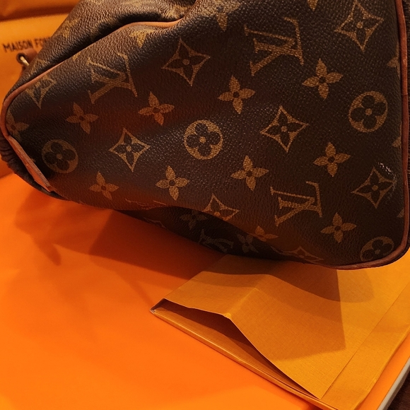 Louis Vuitton Speedy 30 **41 year old Vintage Bag** - Picture 5 of 14
